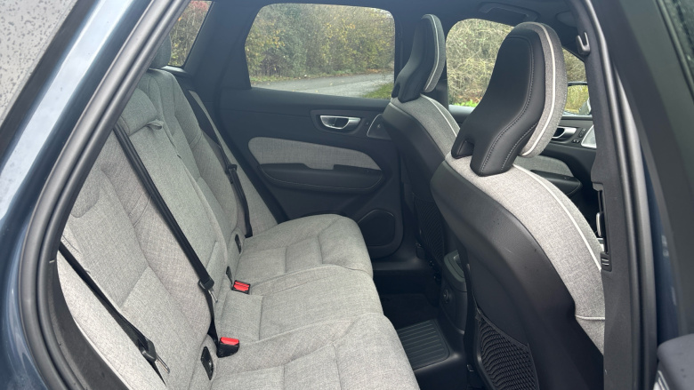 Volvo XC60 2.0 T8 [455] RC PHEV Ultimate Dark 5dr AWD Gtron Estate